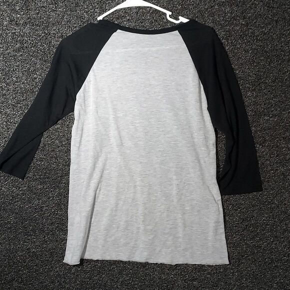 Supernatural Gray and Black Sleeves Size Medium - Picture 10 of 10